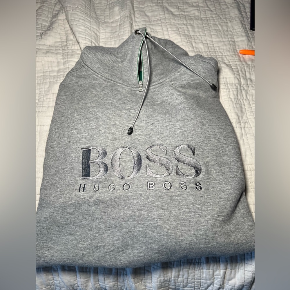 HUGO BOSS TURTLE NECK SWEATSHIRT